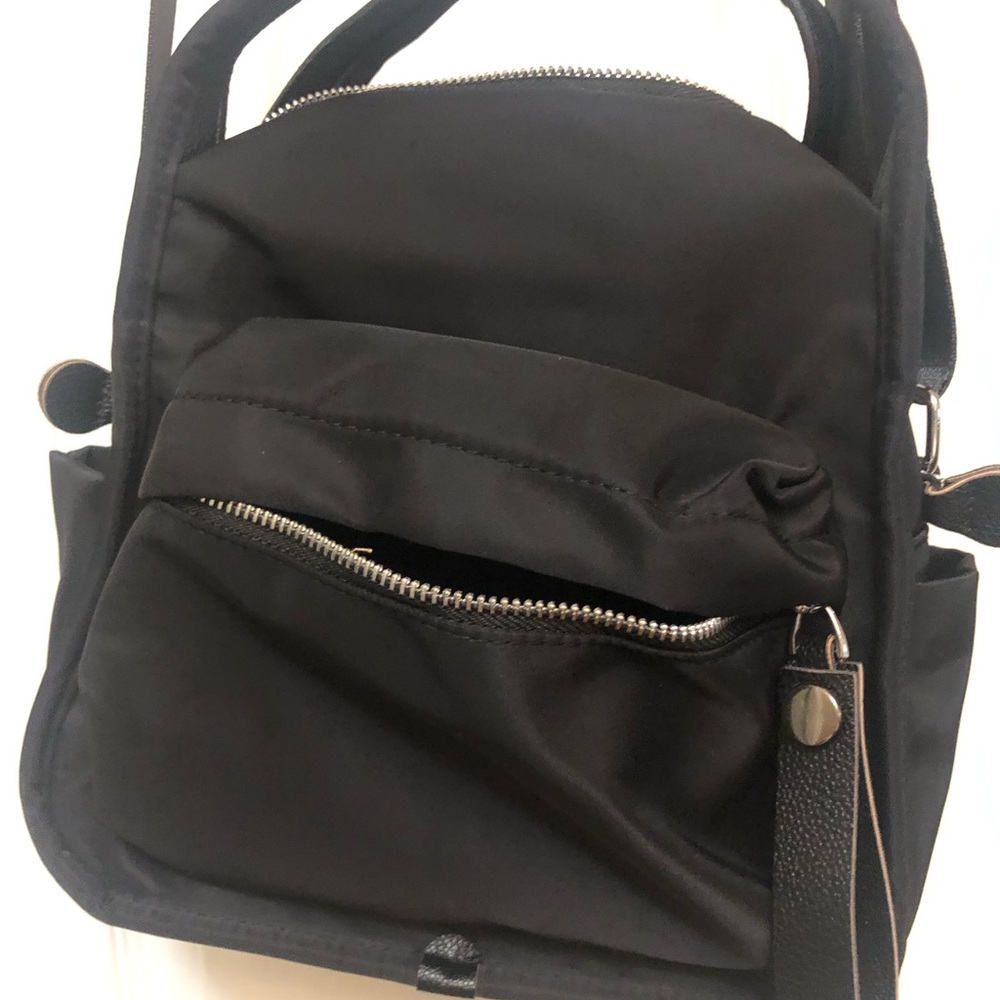 Classic Black Women's Small Purse - Sleek Everyday Bag